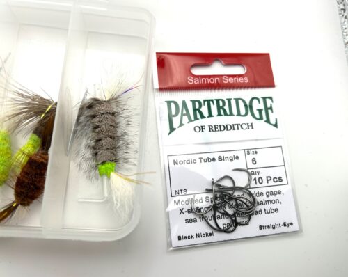 Selection of wake flies for steelhead surface fishing - Medium and Big