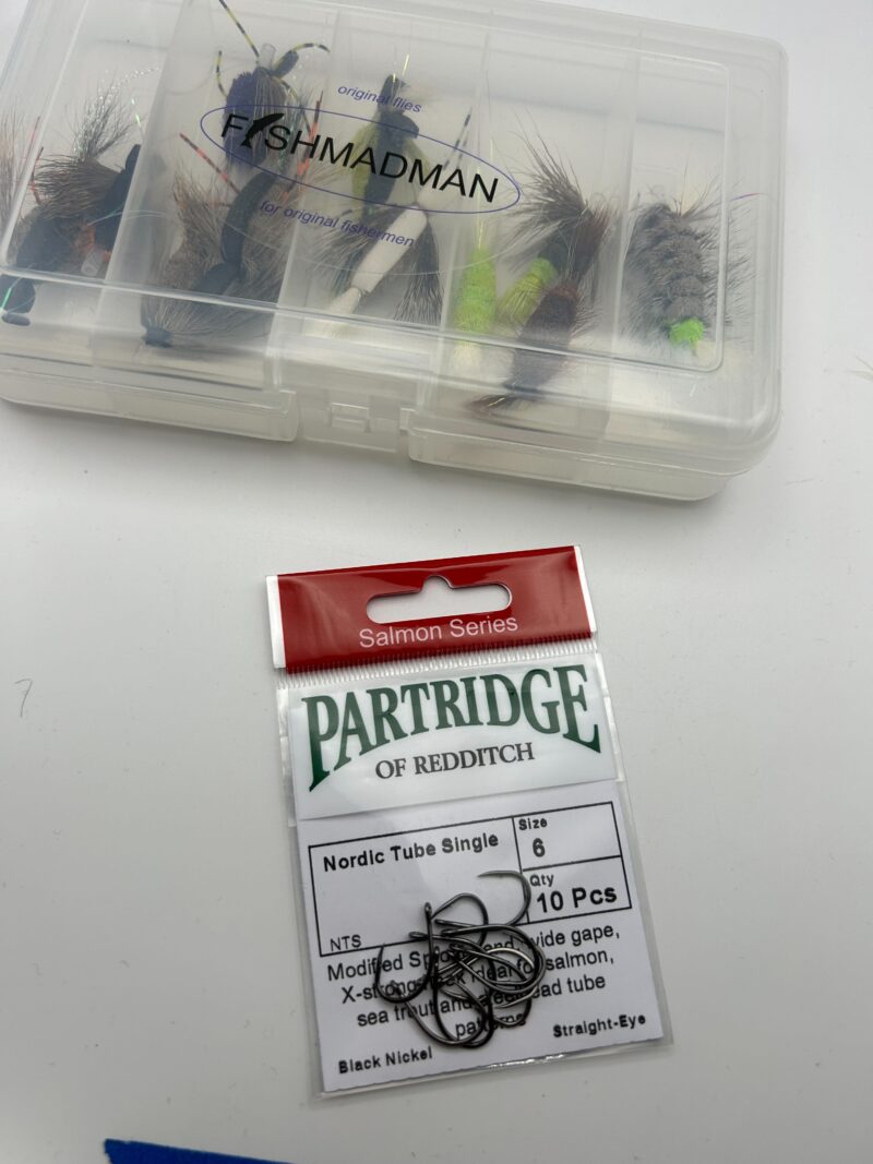 Selection of wake flies for steelhead surface fishing - Medium and Big